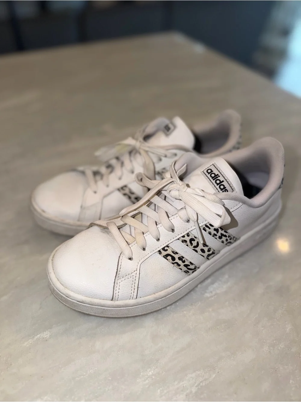 adidas White Women’s Low-Top Sneakers with Leopard Stripe size 8